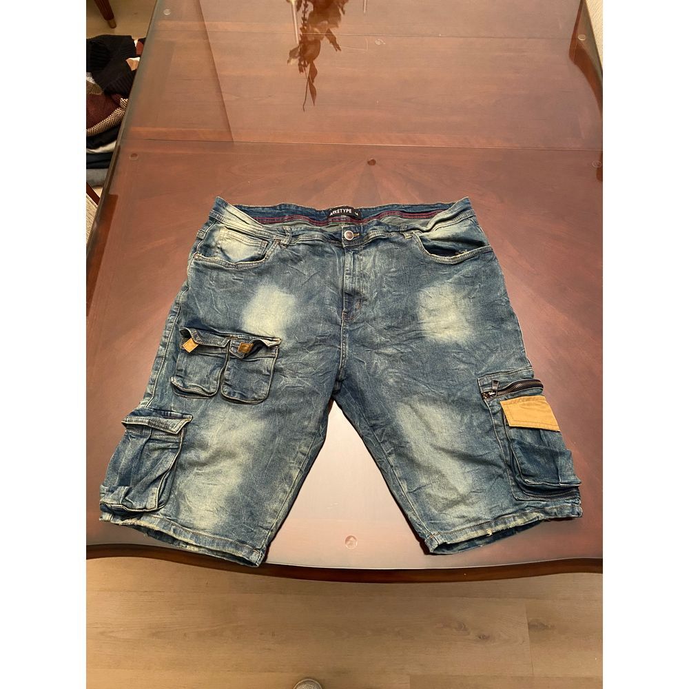 Arketype Jean Shorts Mens 44 Distressed cargo pockets